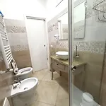 Olympus بومبيي